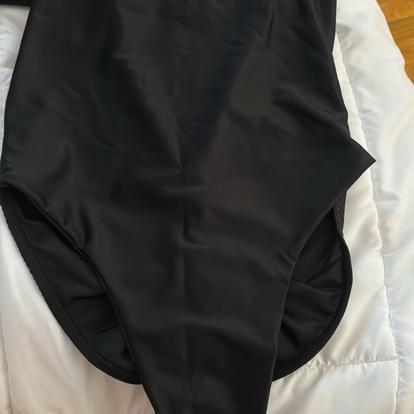 PrettyLittleThing Black Clear Strap Scoop Swimsuit Size 6 Cheeky Bottom - Picture 7 of 9